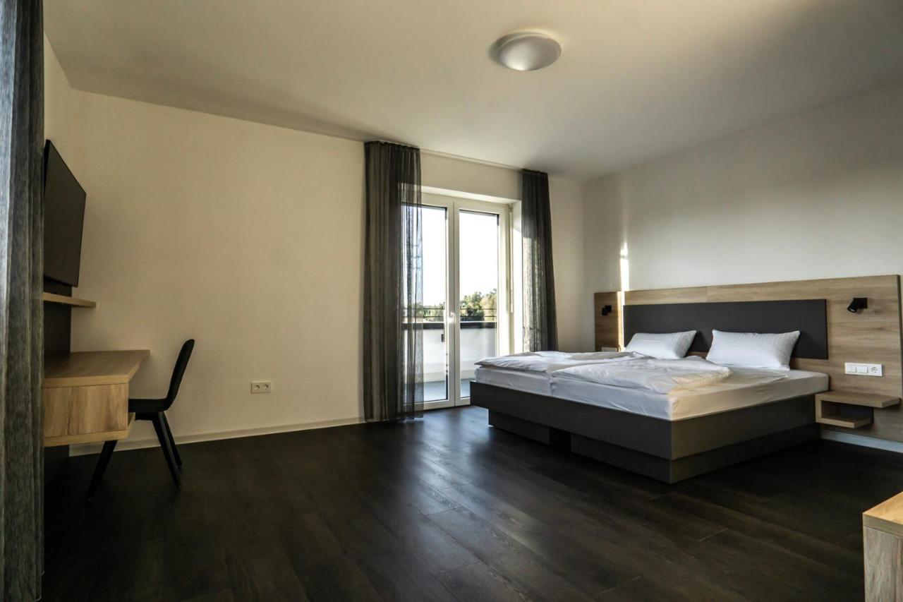 Boardinghouse Karlsdorf-Neuthard Lejlighedshotel Eksteriør billede